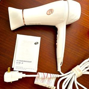SOLD T3 FEATHERWEIGHT LUXE 2i